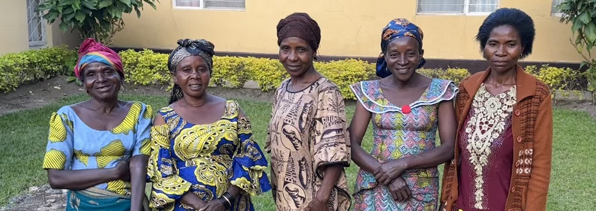 5 chairladies